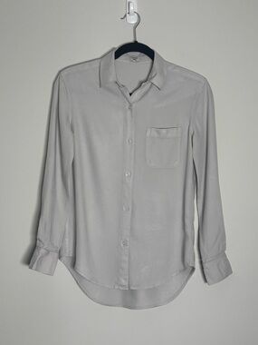 Aritzia Sunday Best Button Down Long Sleeve Shirt - Light Grey - XXS